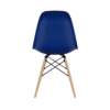 Cadeira Eames A. Bic