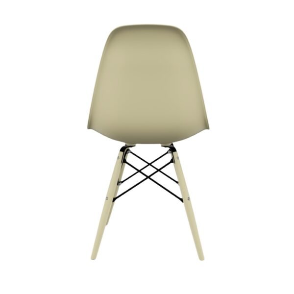 Cadeira Eames Pp Pés Em Polipropileno